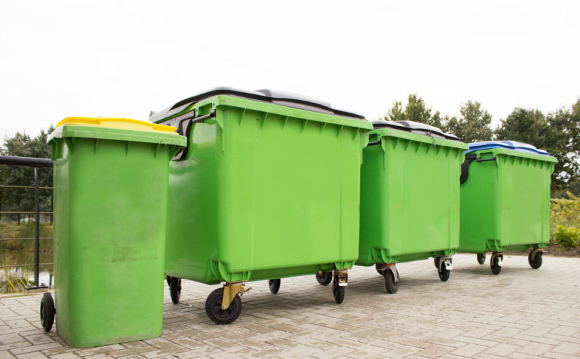 Kontenery na śmieci i gruz – jak efektywnie sortować odpady?